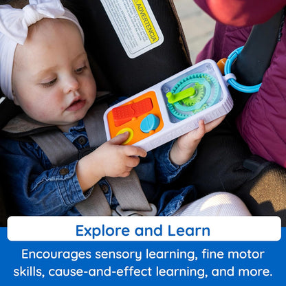 Fat Brain Toys PlayTab Go, draagbaar sensorisch activiteitenbord met klemring om aan luiertassen te bevestigen voor baby's en peuters vanaf 12 maanden