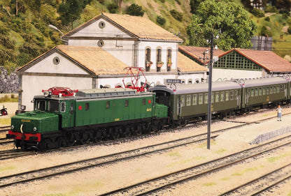 Electrotren HE4038 RENFE, 2-unit set 5000 coaches, BB4 2nd class, with old bellows, olive green livery, ep. IV