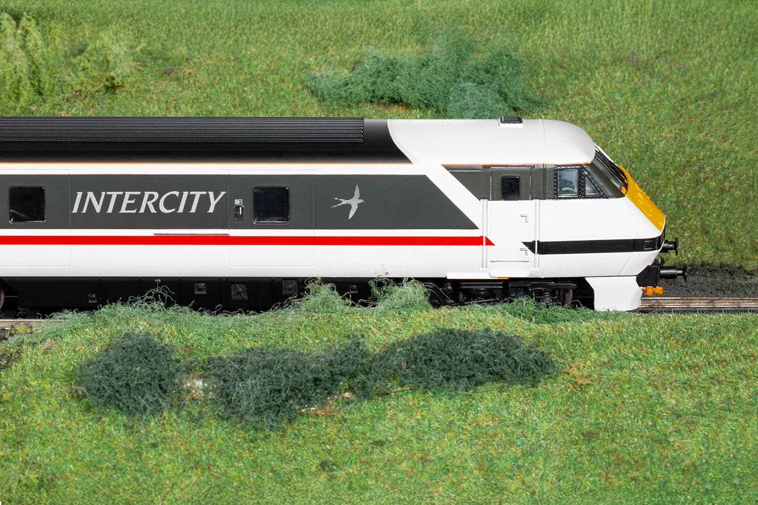 Hornby R40448 BR Intercity Mk4 DVT 82218 Coaches