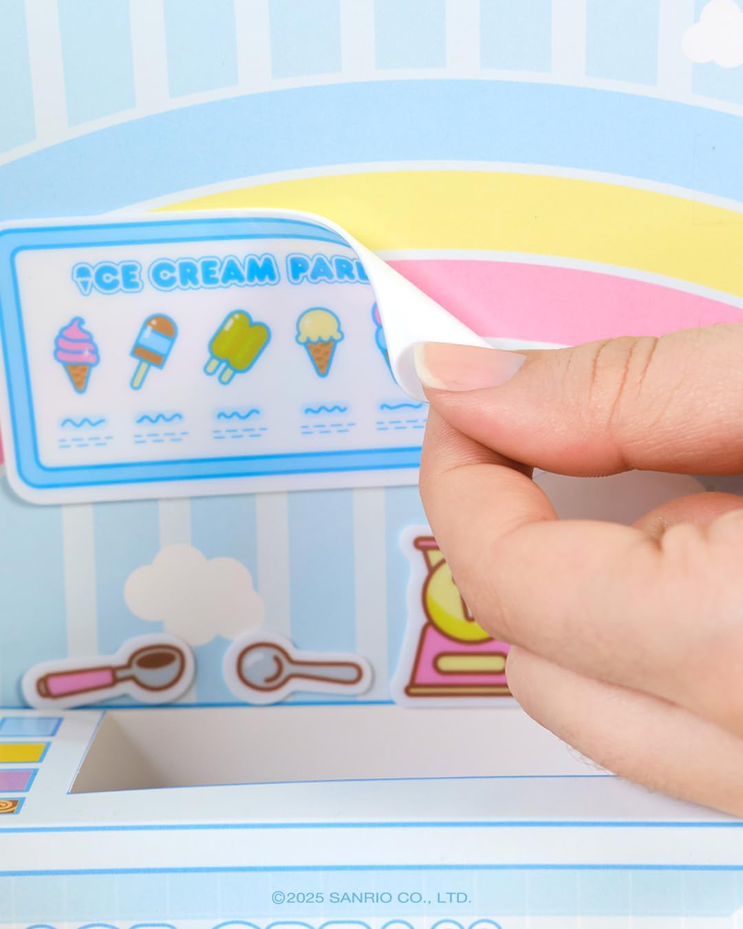 Playset Cinnamoroll Ice Cream Parlour 40+ Stickers and 6cm Figurine | 3D House Restaurant Reusable Stickers | Kawaii Foodcourt Sticker House | Comansi
