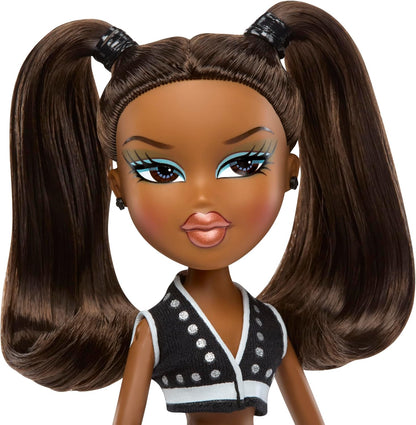 Bratz Play Sportz Sasha (Cheerleading) - Muñeca de Moda con Accesorios