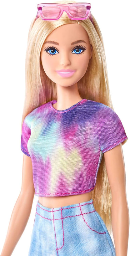 Barbie Mysteries: Beach Detectives Barbie 'Malibu' Modepop, in kenmerkende outfit (kan ook uit) met accessoires, waaronder een zonnebril, JFV63
