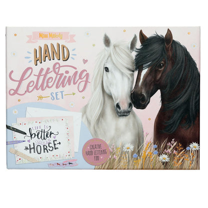 Depesche 13433 Miss Melody - Handlettering brievenbus met paardenmotief, schrijfset incl. briefpapier, enveloppen, stickers, pennen en nog veel meer.