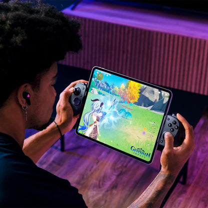 Razer Kishi V3 Pro XL - USB-C gaming controller for full-size tablets - iPads & Android tablets up to 13" - Plug-and-Play - Anti-drift analogue sticks (12 buttons - Sensa HD haptics, Nexus app) Black