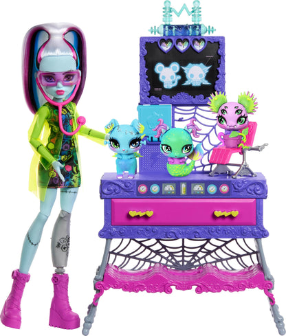 Monster High Make-A-Monster Pet Playset, Frankie Stein Doll and 30+ Accessories for Countless Pet Combos, Mad Science Lab Furniture, JBF18