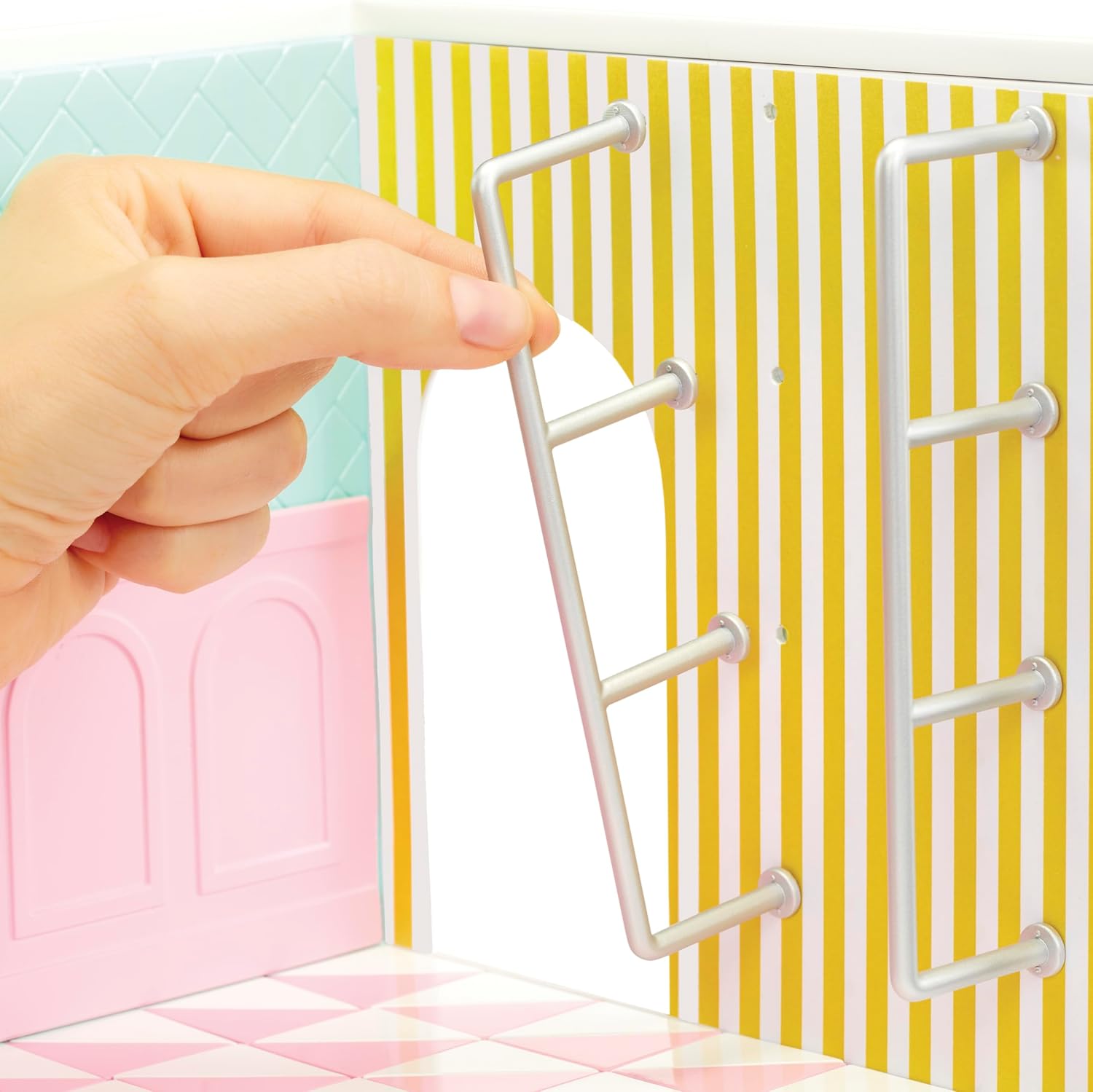 MGA's Miniverse Make It Mini Spaces Ice Cream Shop - Inklusive 1 Packung, BAU-Set, DIY, Bastelei, Für Sammler & Kinder ab 8 Jahren, Nicht ESSBAR