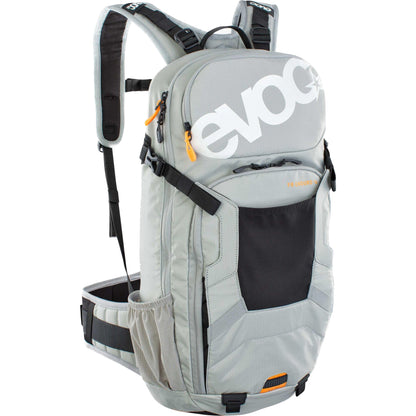 EVOC FR ENDURO 16 Protektor Rucksack Backpack für Bike-Touren & Trails (16L Stauraum, LITESHIELD Rückenprotektor TÜV/GS zertifiziert, Trinkblasenfach bis 3L)