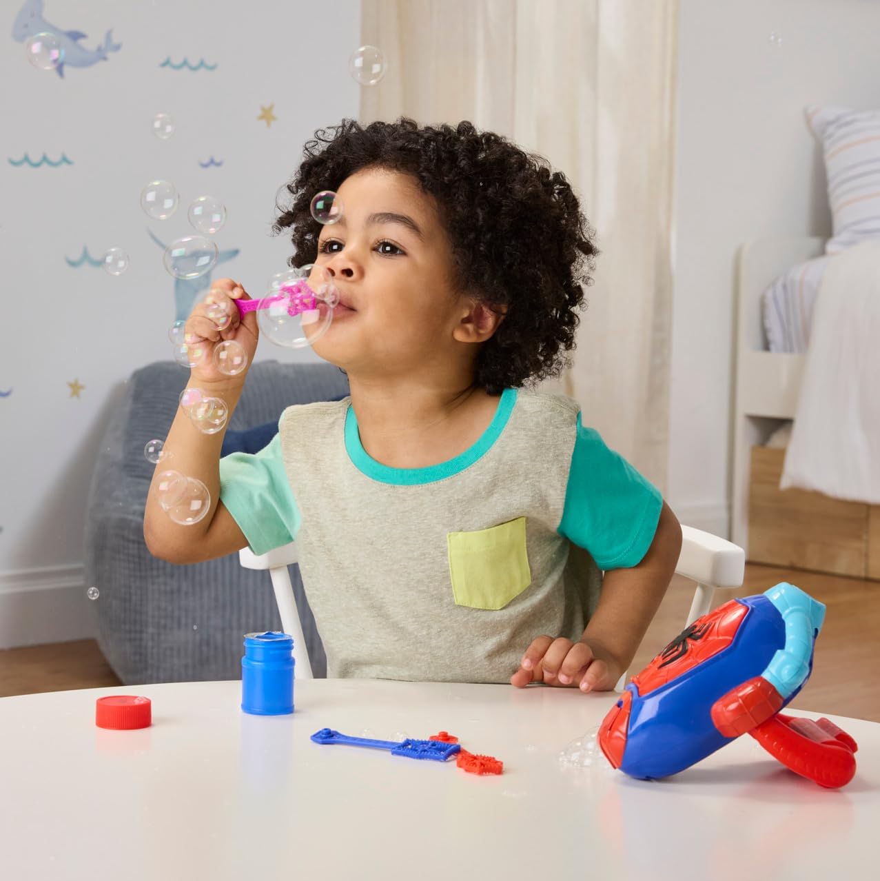 Marvel Spidey and His Amazing Friends – Water-Webs Bubble Slinger Electronic Bubble Toy with 3 Wands, Bubble Solution & Refill Funnel – Roleplay Toy for Kids Ages 3 and Up