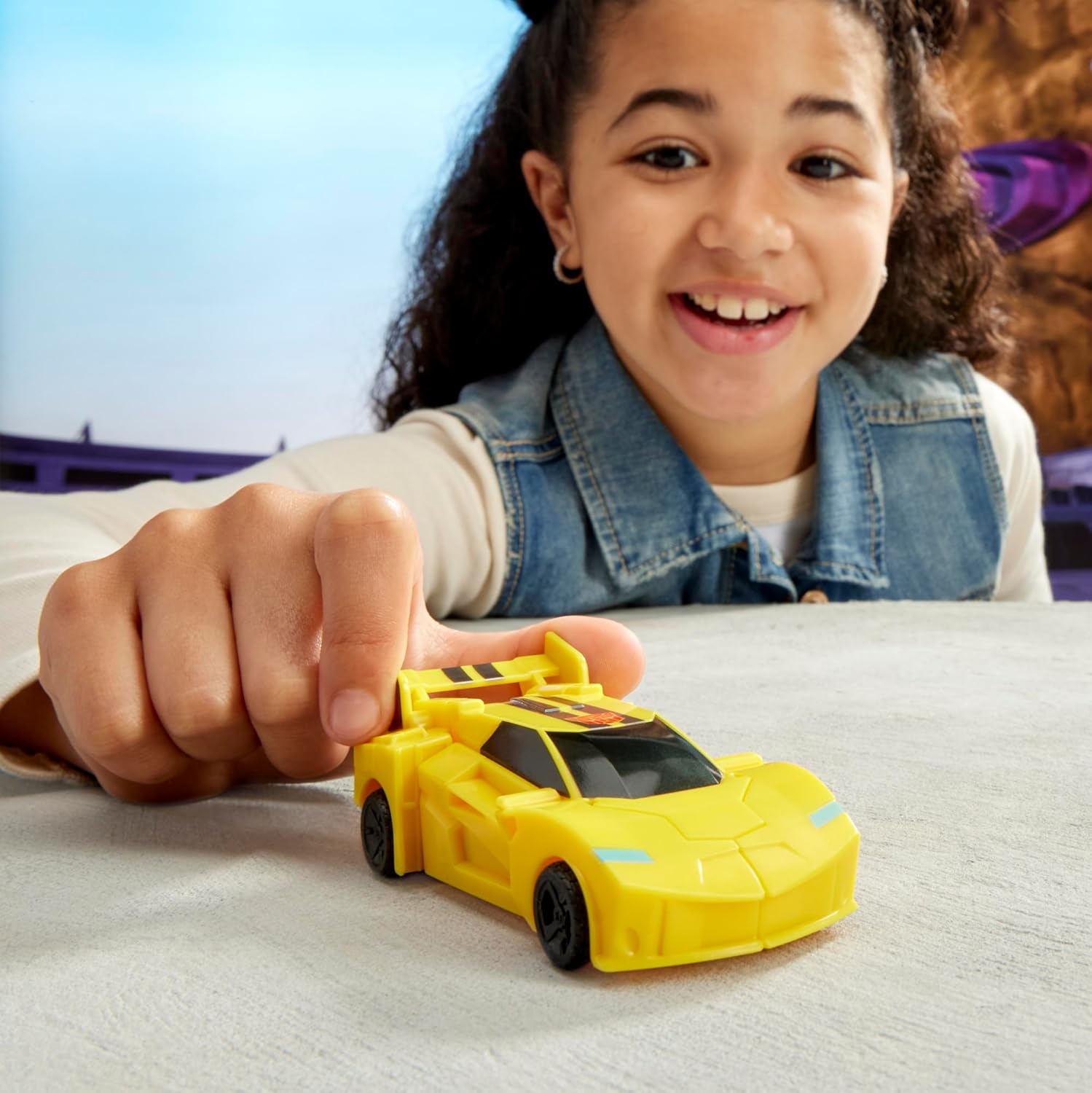 Transformers EarthSpark 1-Step Smash Changers Bumblebee Action Figure