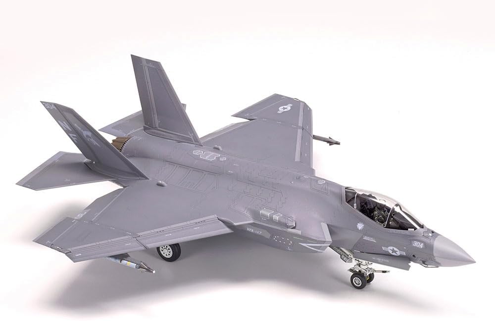 Tamiya 60794 1/72 Warbird Collection No. 94 Lockheed Martin F-35C Lightning II Plastic Model