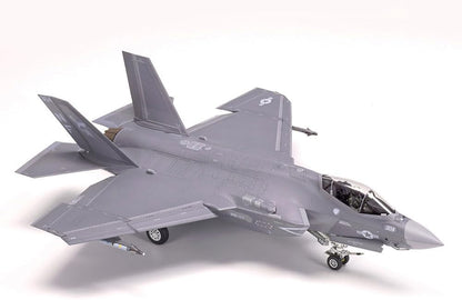 Tamiya 60794 1/72 Warbird Collection No. 94 Lockheed Martin F-35C Lightning II Plastic Model