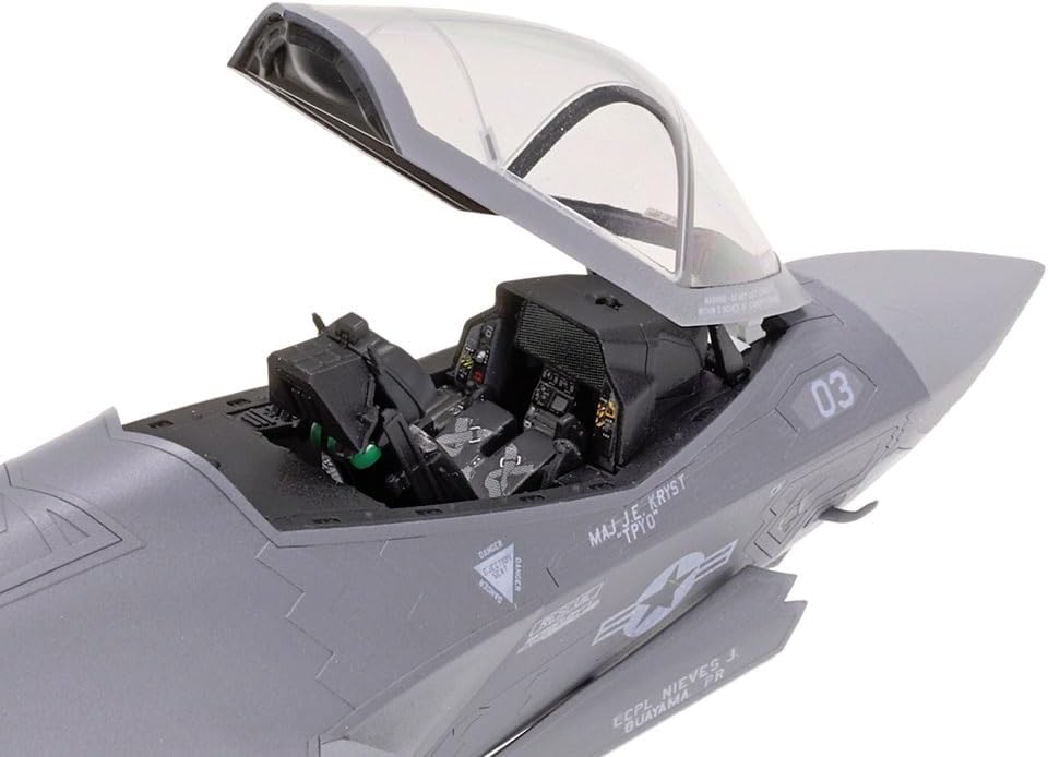 Tamiya 60794 1/72 Warbird Collection No. 94 Lockheed Martin F-35C Lightning II Plastic Model