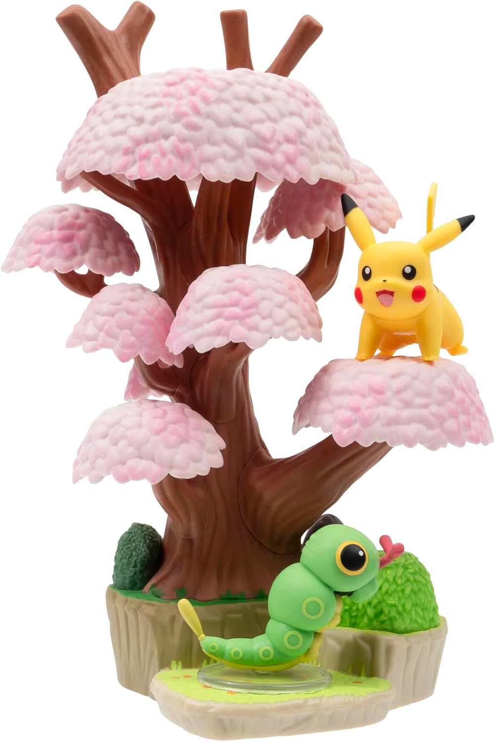 Pokémon PKW3207-15cm Select Set - Blütenbaum mit Pikachu und Raupi, offizielles Figurenset
