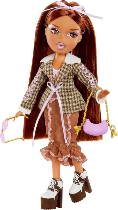 Bratz Stylin' Yasmin - Fashion Doll with Customisable T-Shirt for You, Comes with Accessories, Cute Toys for Girls, Brown