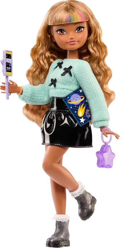 Barbie Dream Besties Pop en Accessoires, Zia, beweegbare modepop met golvend bruin haar en outfit die aan en uit kan, 7 accessoires met haar- en maanthema, JGG36