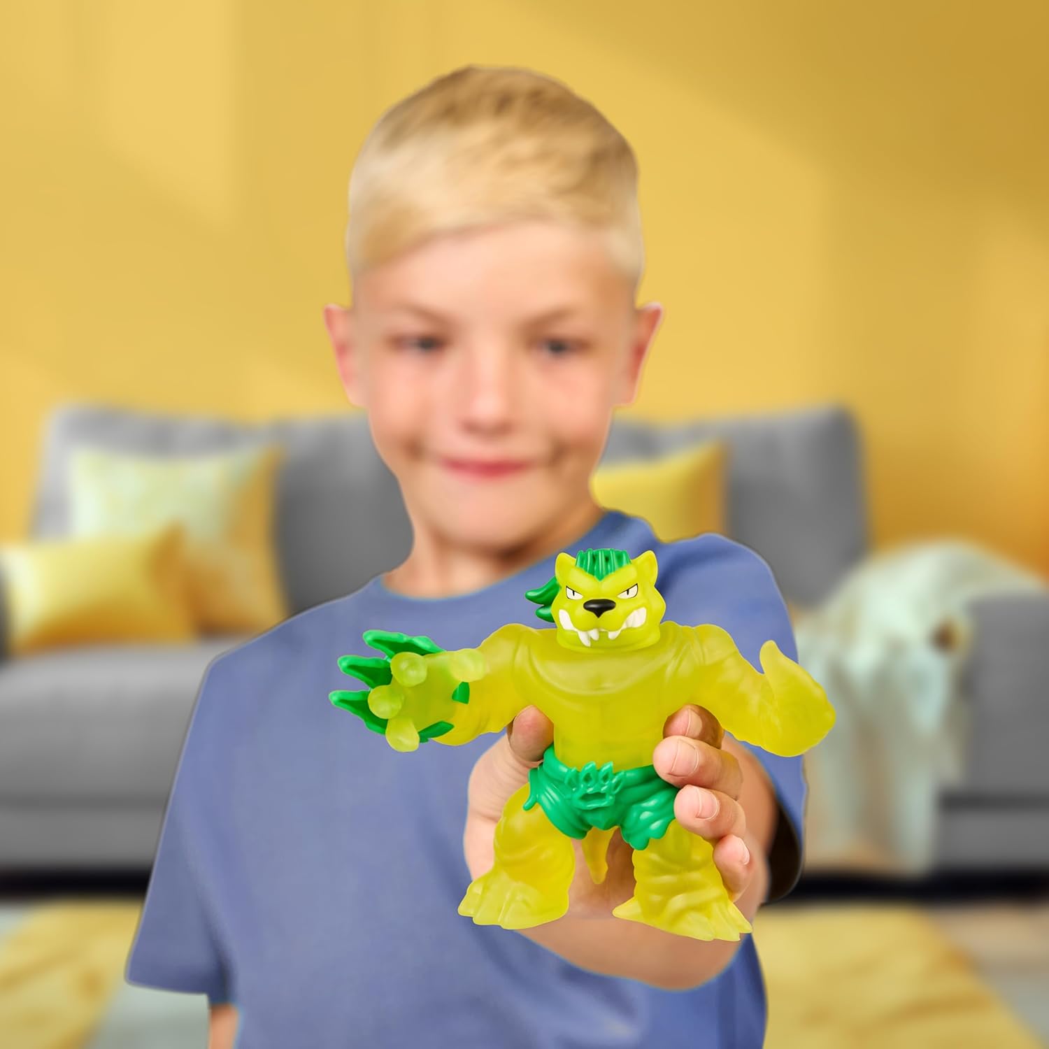 Heroes of Goo Jit Zu Meteor Madness, Stretchy Jagooar Action Figure, With Unique Stretchy Goo Filling & Meteor Battle Gauntlet.