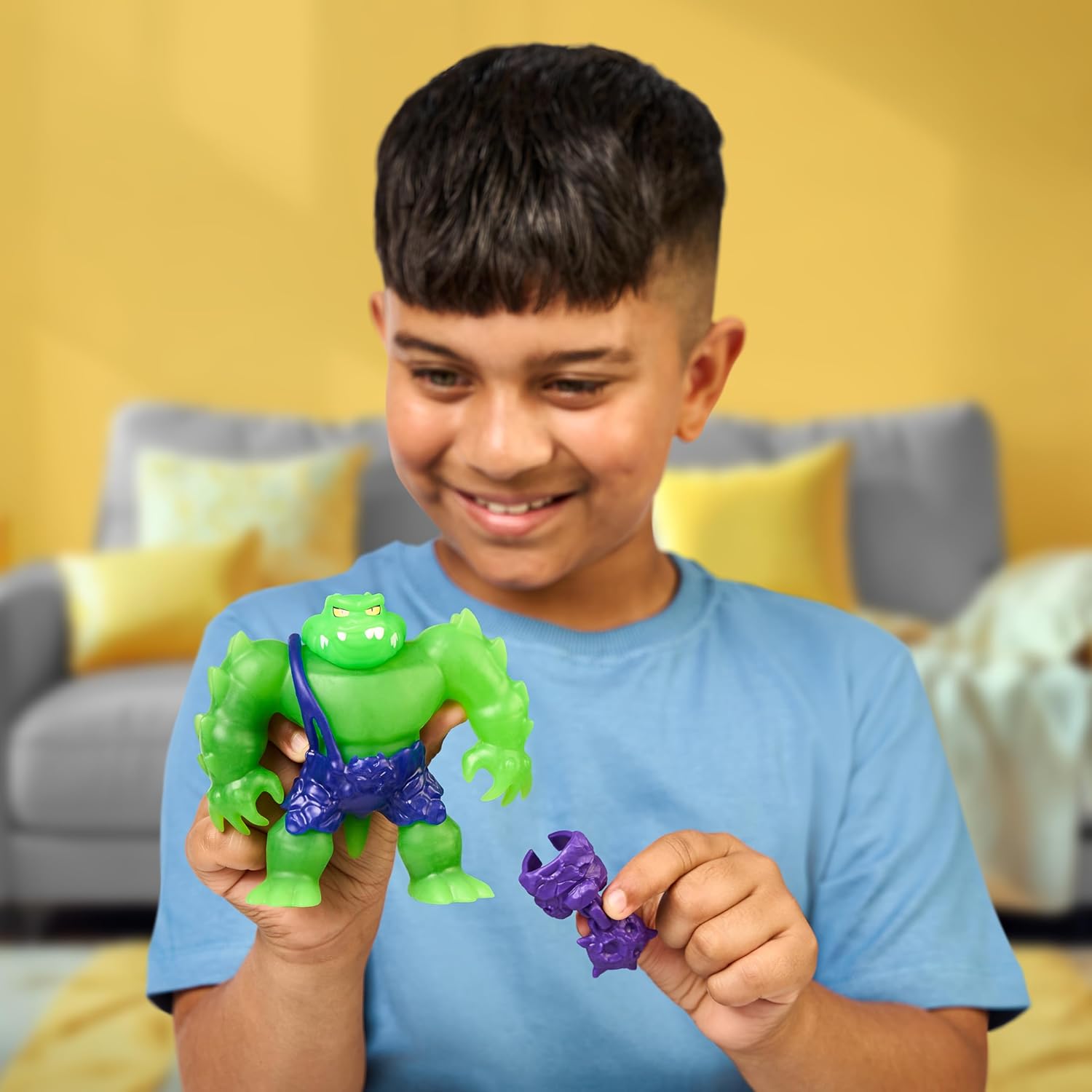 Heroes of Goo Jit Zu Meteor Madness, Stretchy Rock Jaw Action Figure, With Unique Gooey Filling & Battle Gauntlet