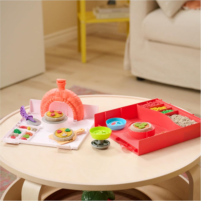 Kinetic Sand, SquishPizza Rising Pizza Playset with 452g Play Sand and 5 Tools, Kids’ Toys for Girls and Boys Aged 5 and up