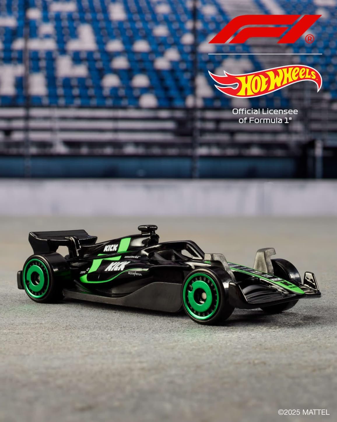 Hot Wheels Spielzeugautos Formel 1 im 5er-Pack, Set aus 5 Die-Cast-Fahrzeugen im Maßstab 1:64 mit F1 Racing Team-Dekorationen, Rennautos zum Sammeln, JGF58