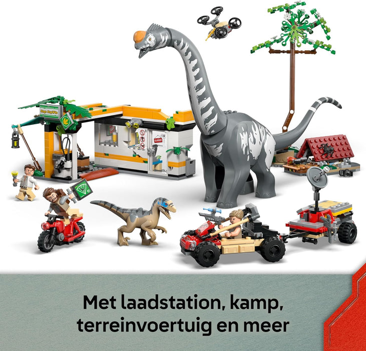 LEGO Jurassic World Alla Ricerca del Raptor e del Titanosauro - Con 2 Figure di Dinosauro Giocattolo, un Fuoristrada, una Moto e 3 Minifigure - Regalo per Bambini e Bambine da 7 Anni in su - 76973