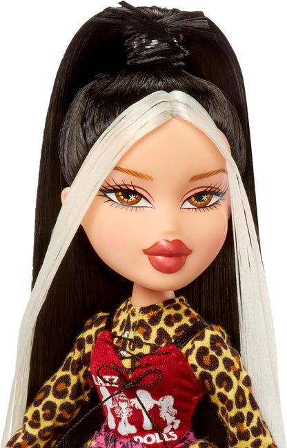 Bratz Stylin' Jade - Fashion Doll with Customisable T-Shirt for You, Comes with Accessories, Cute Toys for Girls