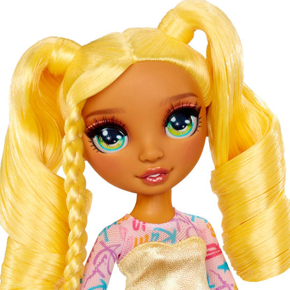 RAINBOW HIGH My Fashion Style Doll - Sunny - Muñeca de Moda de 28 cm de Color Arco Iris con Conjunto Llamativo y Bolso Elegante, Juego, Posable, Coleccionable, para Niños de 4 a 12 Años o Más