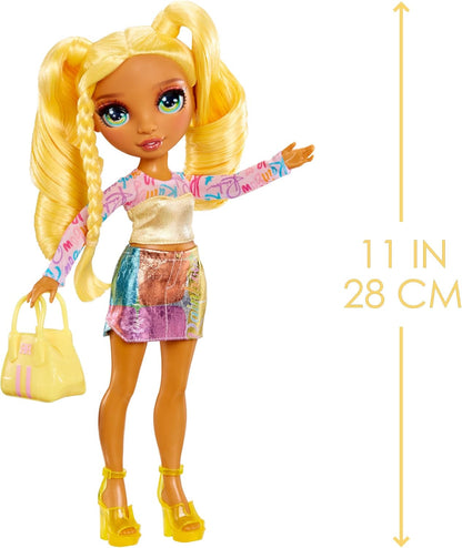 RAINBOW HIGH My Fashion Style Doll - Sunny - Muñeca de Moda de 28 cm de Color Arco Iris con Conjunto Llamativo y Bolso Elegante, Juego, Posable, Coleccionable, para Niños de 4 a 12 Años o Más