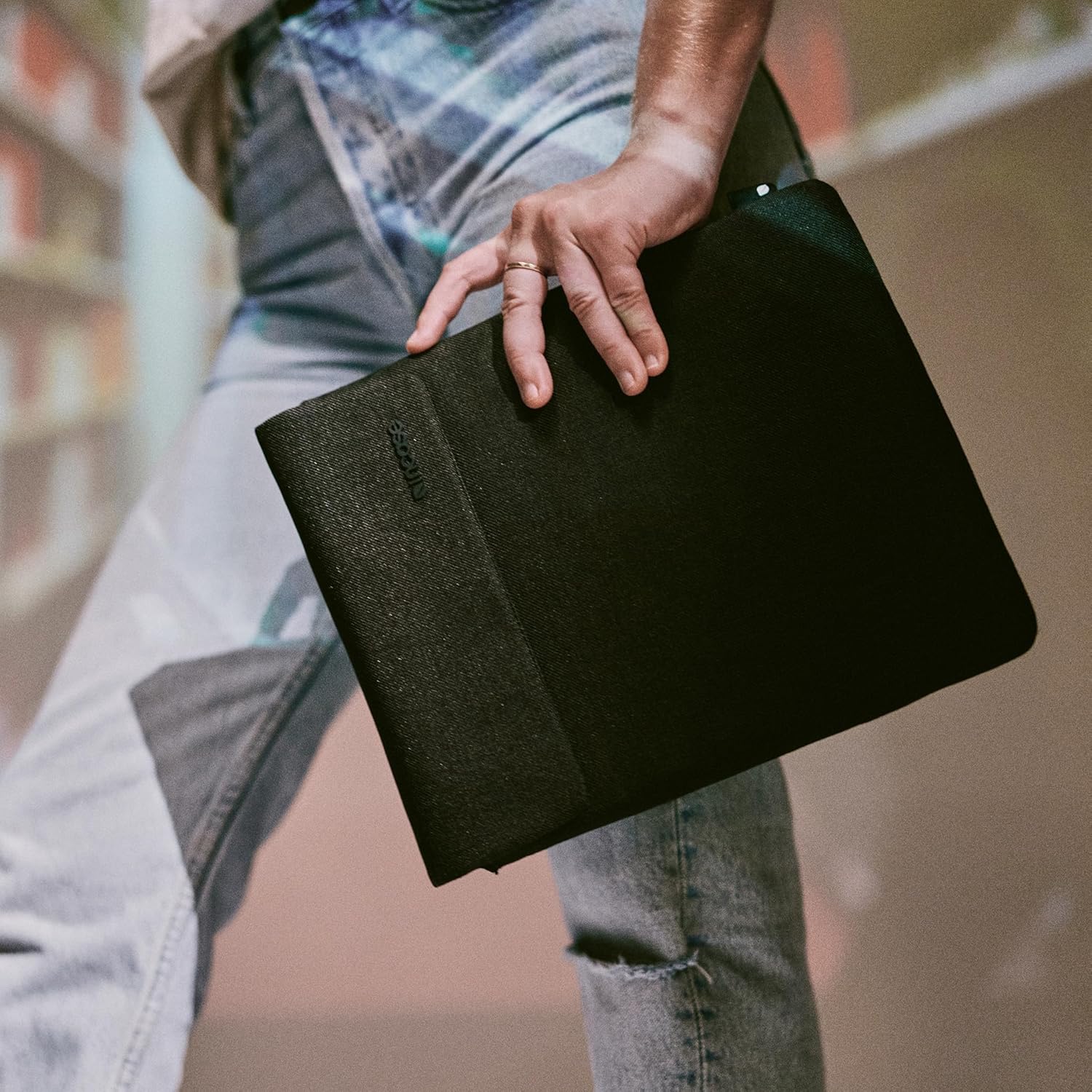 Incase Crosstown Sleeve with Woolenex for 11” iPad/Tablet – Vertical Orientation, Pen/Pencil Loop, Cushioned Protection, Magnetic Closure, Up to 11” Devices, Tablet Cover - Black