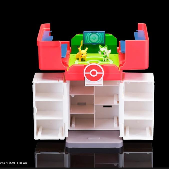 Pokémon Play ‘N’ Display Case - Multi-Level Storage Unit with Rooftop Arena and Space for 35+ 2-Inch Battle Figures