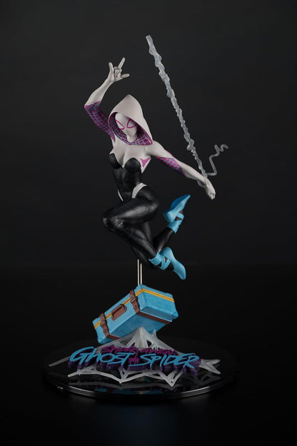 McFarlane Marvel Collection - Ghost-Spider (The Amazing Spider-Man #1) 1:10 Scale Figure