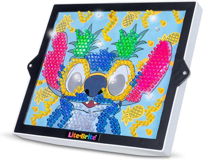 Basic Fun Lite-Brite Colour Pop Disney Stitch – Light-Up Creative Toy with 6 Templates, 650 Colourful Pegs & 4 Light Modes – HD Grid Art Set for Stitch Fans
