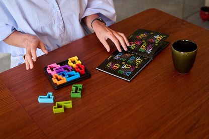 SmartGames - IQ Deluxe Square, Puzzle Game with 120 Challenges, Ages 14+