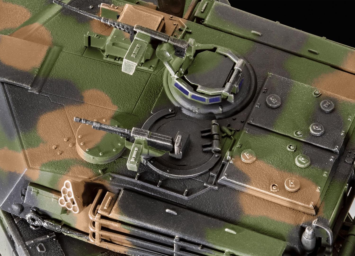 Revell 03346 M1A2 Abrams Tank 1:72 Scale Model Kit