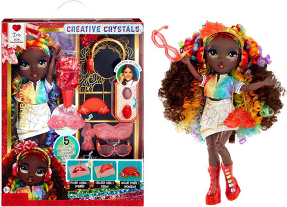 RAINBOW HIGH Creative Crystals Iris - Muñeca de Moda Arcoiris de 28 cm con Accesorio de Cristal Make It Kit, Anillo para Ti, DIY, Manualidades, Juego de Resina, para Niños de +8 Años, NO Comestible