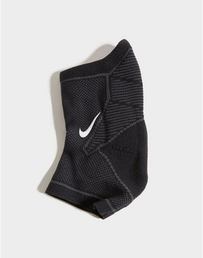 Nike Unisex – Adult's Knitted Ankle Sleeve Bandage