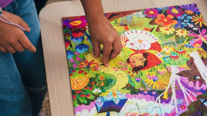Ravensburger - Puzzle Il Cappuccetto Rosso | Puzzle Bambini 5 Anni In Su | Puzzle Ravensburger 64 Pezzi | Giochi Per Bambini 33x33 cm | Regalo Bambino 5 Anni O Più