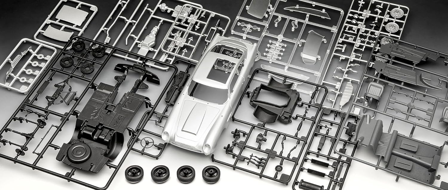 Revell 07746 James Bond Aston Martin DB5 (Click System) 1:24 Scale Unbuilt, Pre-Coloured, Click-Together (Non-Glue), Plastic Model Kit