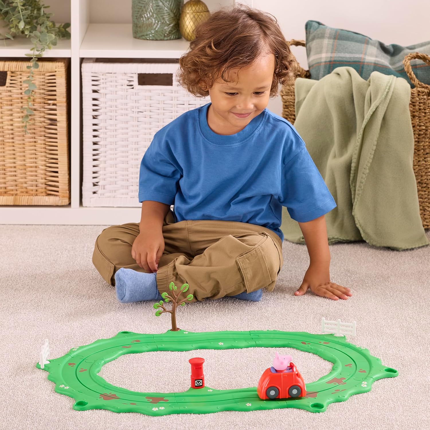 Peppa Pig Whizz Around Peppa’s Little Red Car Set, Motorised Vehicles, Track Toys, Pre-school Toys