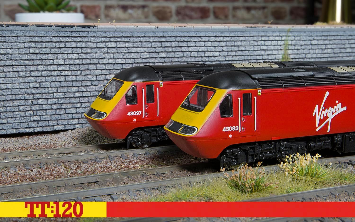 Hornby TT TT3048M Virgin Class 43 HST Train Pack 43097 + 43093