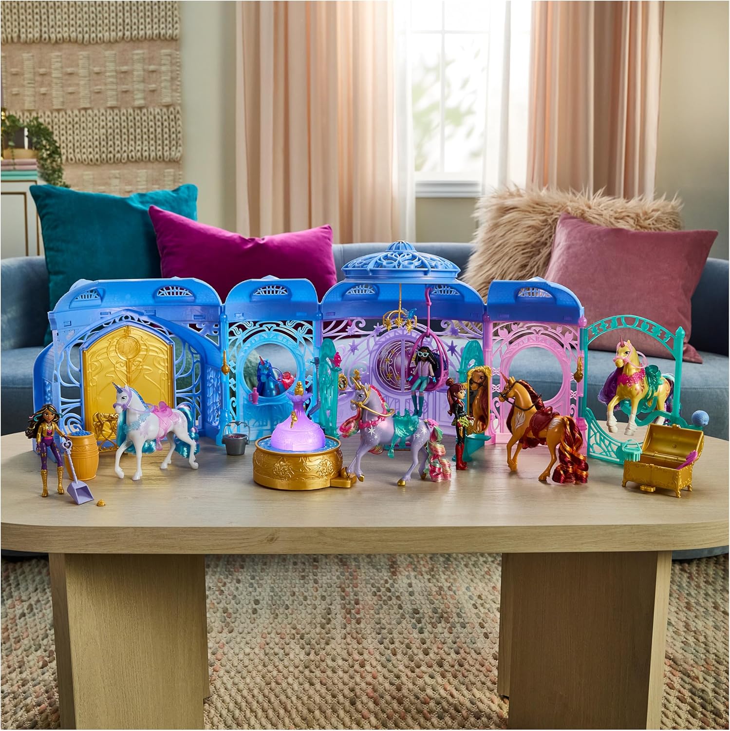 Unicorn Academy, Starglow Fountain & Stable Playset with Wildstar, Lights and Sounds, 24 Accessories, Dolls and Unicorn Toys for Girls Aged 4 and up