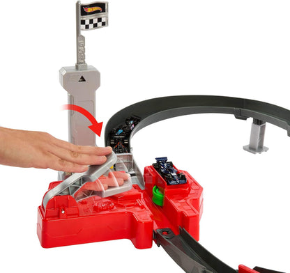Hot Wheels Racing - Circuito Sprint Formula 1, set pista a due modalità di gioco e con 3 veicoli F1 inclusi, McLaren F1 Team, Alpine e VCARB, giocattolo per bambini, 4+ anni, JDY15
