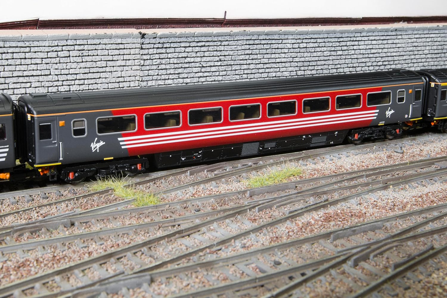 Hornby TT TT4047A Virgin HST Mk3 Coach TS 42176