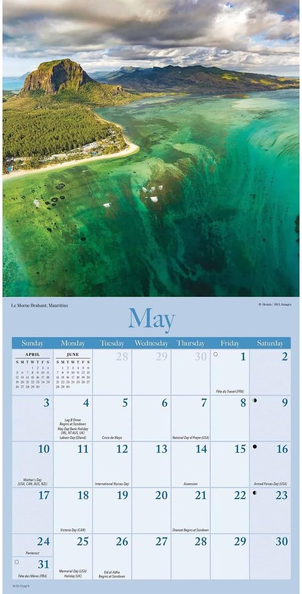 Carousel Worldwide, Amazing Planet 2026 Mini Wall Calendar