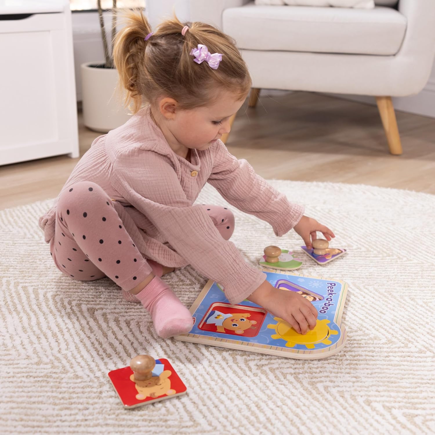 Melissa & Doug Ms Rachel Wooden Peek-a-Boo Jumbo Peg Puzzle, 4-Piece with Mirror, Toddler Toys for Boys and Girls Ages 1+ Years