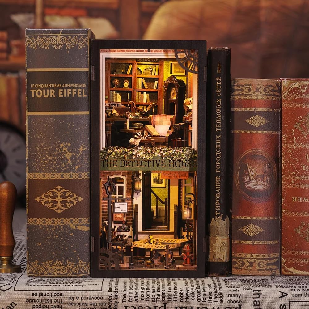 CUTEBEE Book Nook - Kit fai da te per casa delle bambole in miniatura, per adulti e adolescenti, libreria, decorazione per vicoli, con luce LED, regalo per familiari e amici