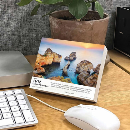 Carousel Worldwide, Bible Verses 2026 Easel Desk Calendar