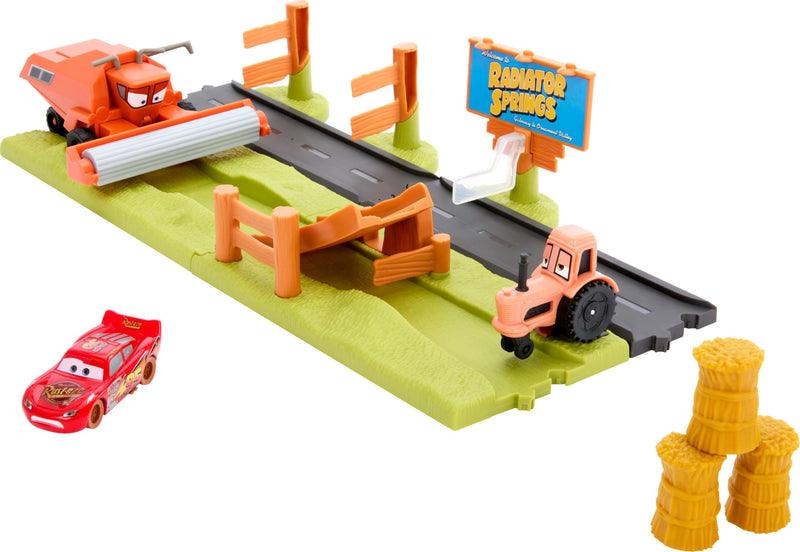 Mattel Disney en Pixar Cars Speelset met 3 speelgoedauto's en 2 manieren om te spelen, Ontsnap-aan-Frank en Stuntrace speelset met Bliksem McQueen, HRX48