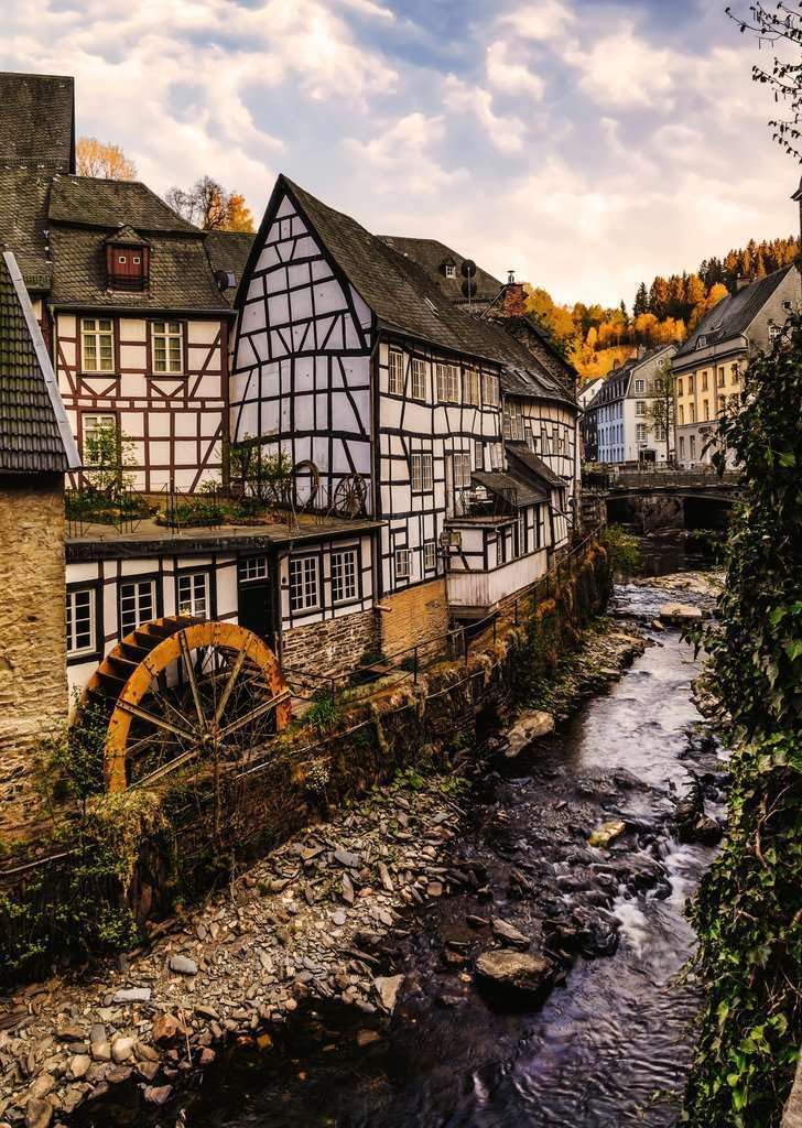Ravensburger - Legpuzzel Monschau in Der Eifel 1000st.
