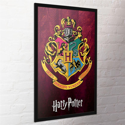 HARRY POTTER - Hogwarts School Crest ...