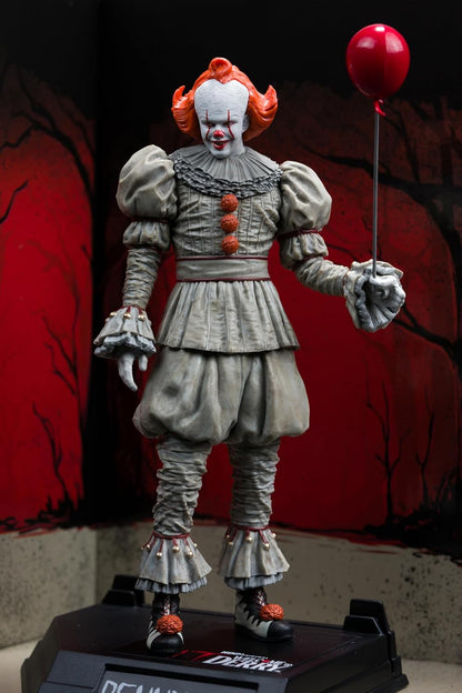 McFarlane Toys - Pennywise (Welcome to Derry) 15,2 cm Figura Posed Etichetta Oro